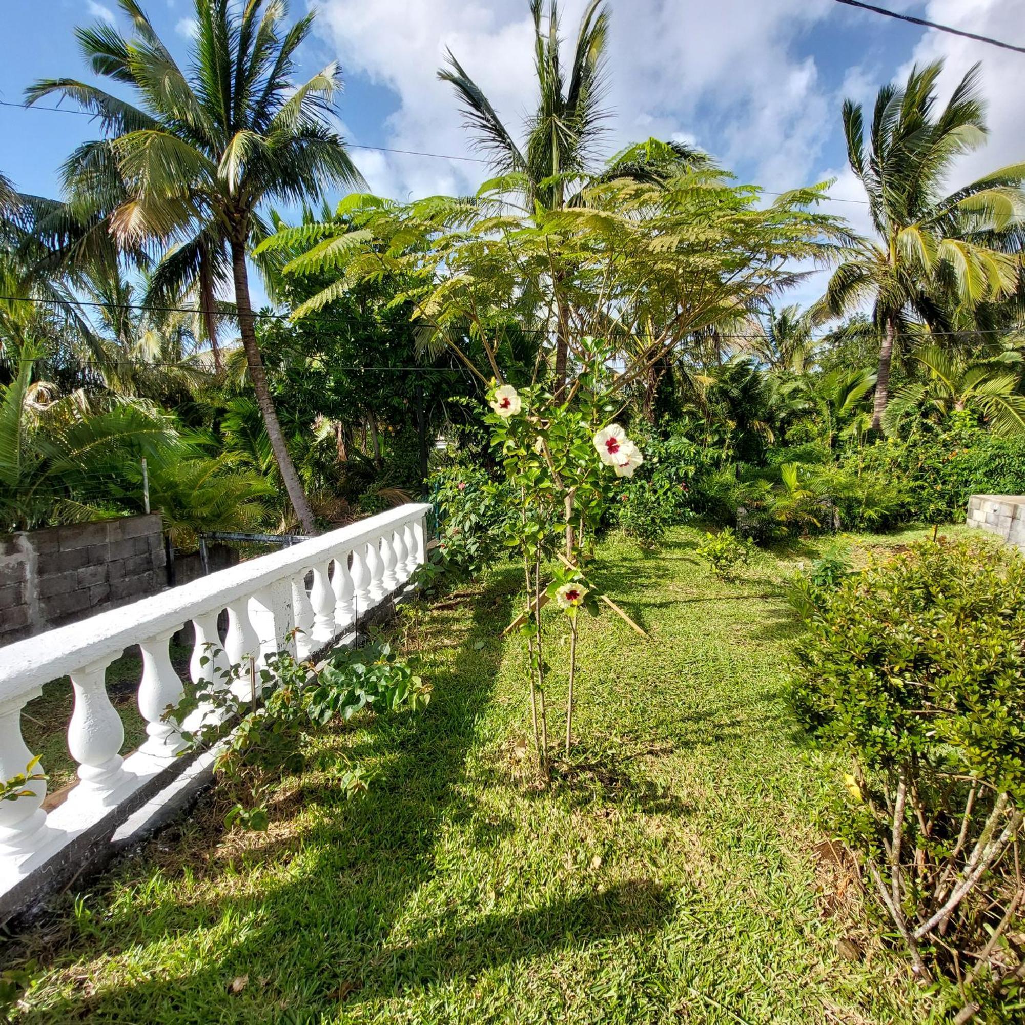 Villa L Eden De L Est Sainte-Rose Camera foto